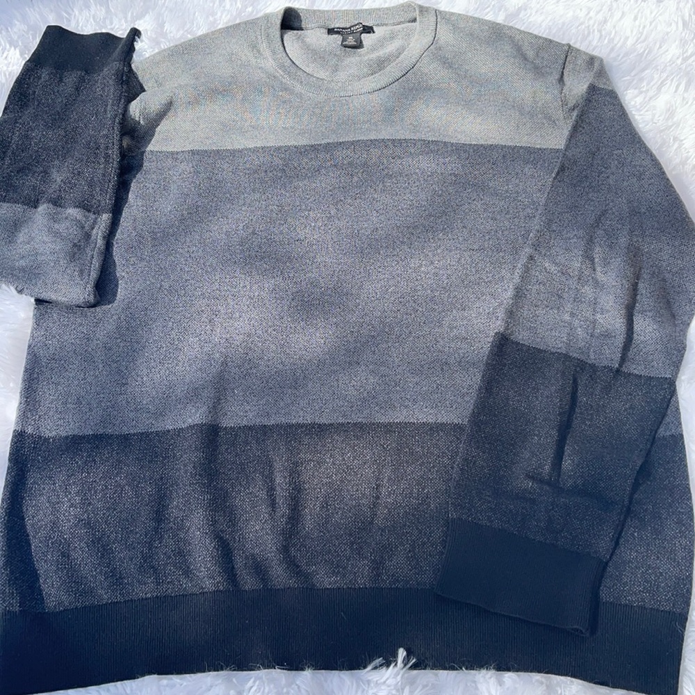 Banana Republic Luxury Blend silk / Cashmere  mens v neck sweater Size XL